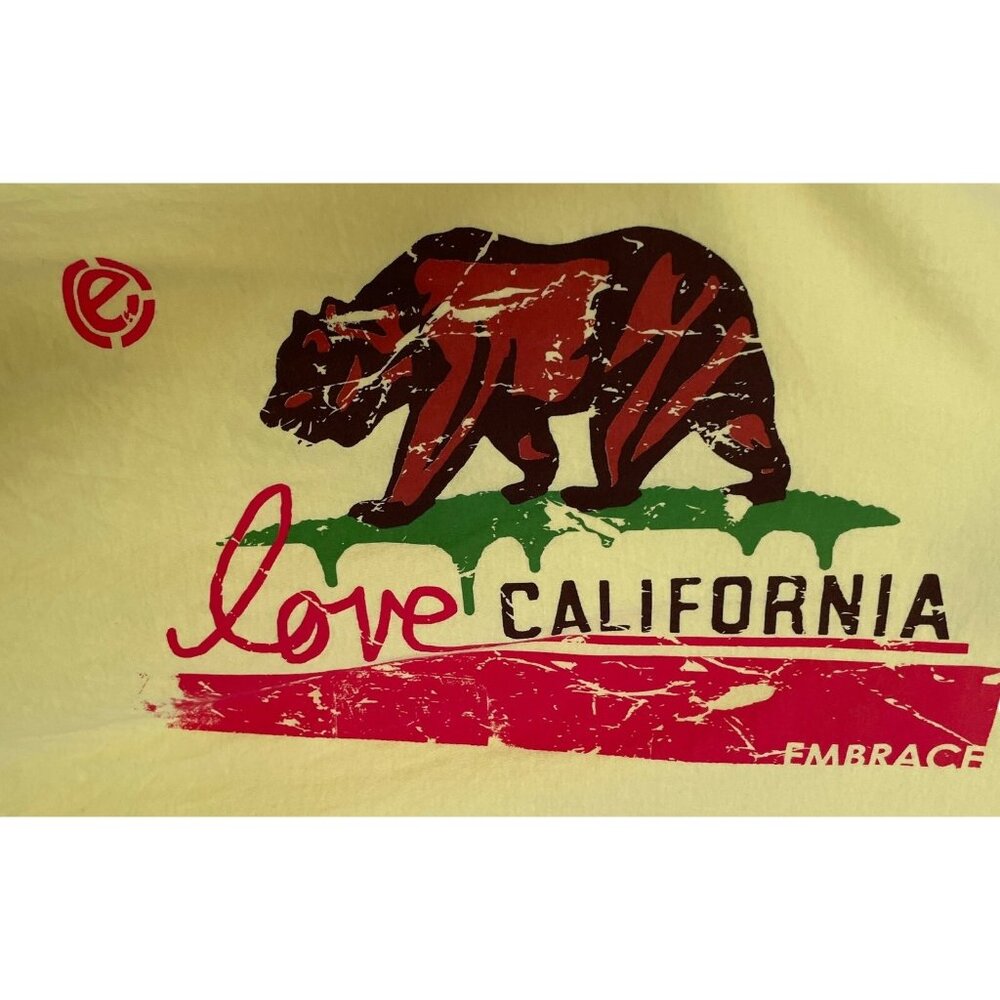 Embrace T-Shirt Love California Republic Flag Yellow Bear Graphic Womens Small